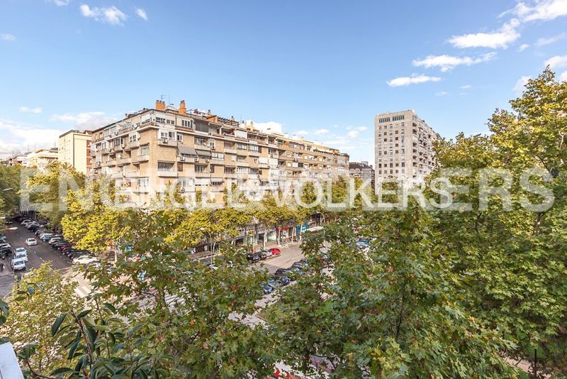 Foto 48033d13-9ebc-4e8d-a686-f08f2891c59a. Pis amb calefacció aparcament a Nueva España Madrid