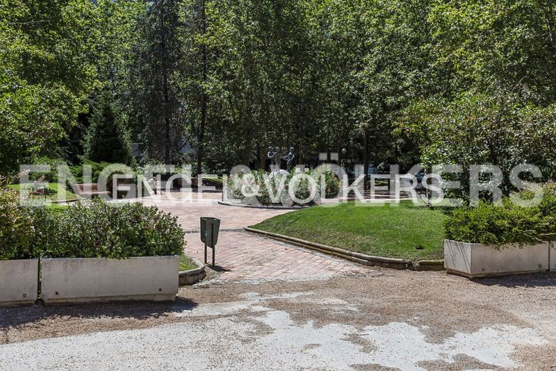 Foto af4ed4f3-d6a2-40ac-8228-5b9fadefbd0c. Pis amb calefacció aparcament a Nueva España Madrid