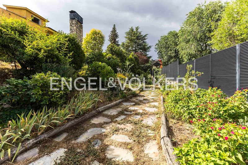 Foto 47cee6a4-511c-40d1-ac64-461d359e8192. Casa amb calefacció piscina a Soto de Viñuelas Tres Cantos