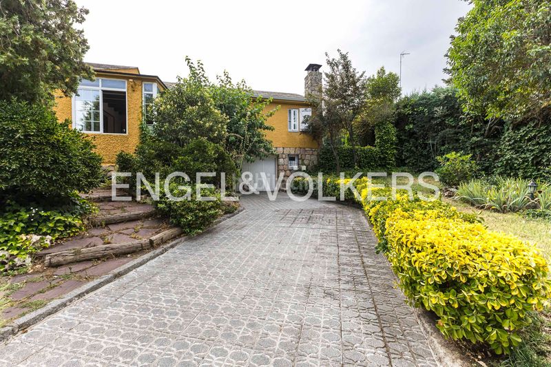 Foto 71de7609-4079-4234-b3dd-04d58c5f998e. Casa amb calefacció piscina a Soto de Viñuelas Tres Cantos