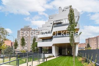 Miete Etagenwohnung  Calle de juan esplandiú. Lujo moderno en madrid apartamento exclusivo con piscina privada