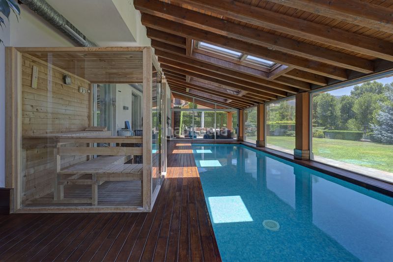 Foto c3523add-b395-43c9-ae02-f38710847358. Casa amb calefacció aparcament piscina a San Ildefonso