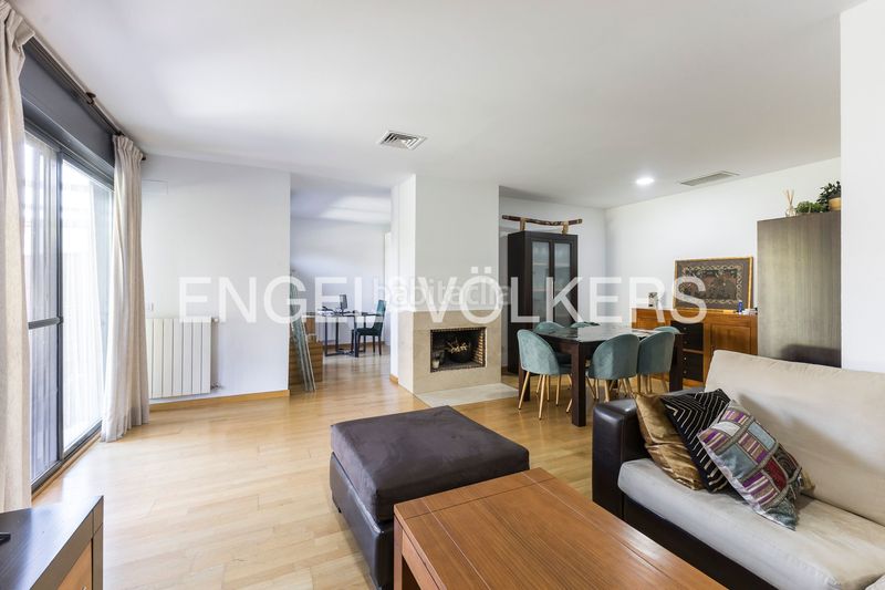 Foto ae73dd2b-918d-4804-a6a9-0bdedfeb0281. Casa amb calefacció aparcament piscina a Perales del Río Getafe