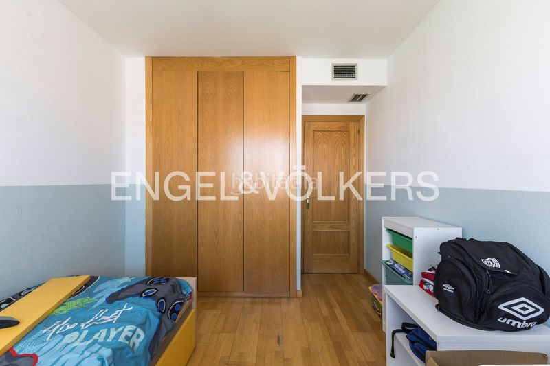Foto ec7b6375-8fe6-4b68-9b48-854927ce9dcb. Casa amb calefacció aparcament piscina a Perales del Río Getafe
