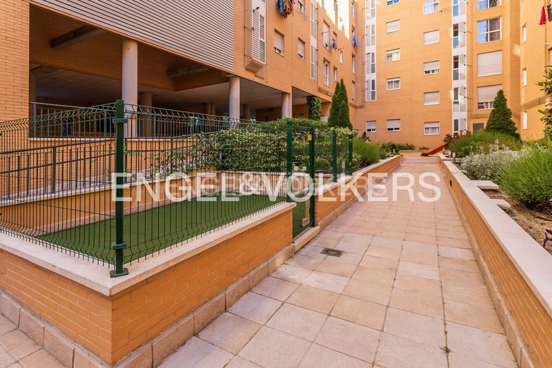 Foto a25659b0-c594-4281-bf37-f18e232747cd. Estudi amb calefacció aparcament piscina a Butarque Madrid