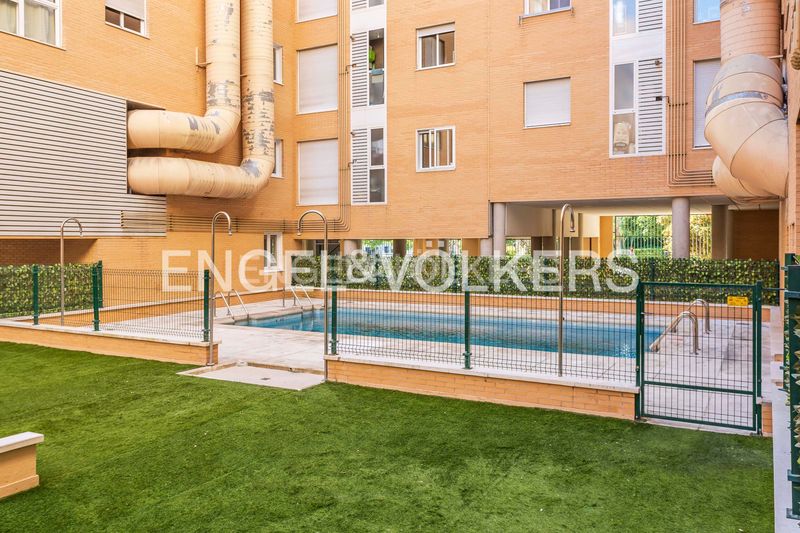Foto c242140e-8467-4dcf-9053-ea286991ec26. Estudi amb calefacció aparcament piscina a Butarque Madrid