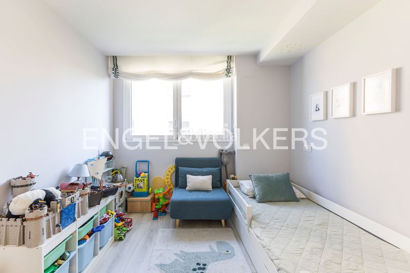 Foto a8e2bab0-2020-47c9-b0e1-c4094f3415cb. Dúplex amb calefacció aparcament piscina a Nueva España Madrid