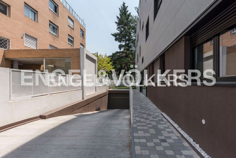 Foto d74411c4-0e91-4496-961a-6e90d6e8f26e. Dúplex amb calefacció aparcament piscina a Nueva España Madrid
