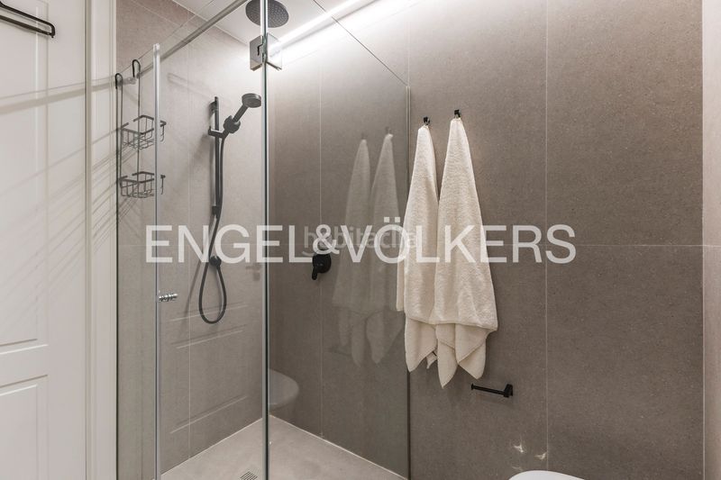 Foto a46a8cf0-52c9-4e60-b46d-c8137f739a4e. Dúplex amb calefacció aparcament piscina a Lista Madrid