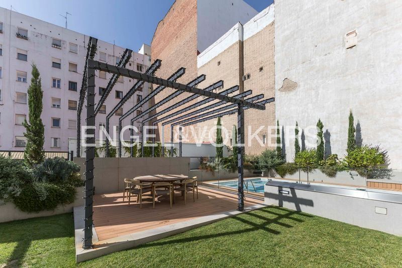 Foto fcc1b92a-666f-453a-8bf8-57ab41dfe1e0. Dúplex amb calefacció aparcament piscina a Lista Madrid