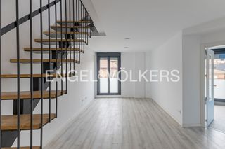 Affitto Duplex in Pueblo. Ático dúplex de obra nueva a estrenar con terraza, piscina, gara