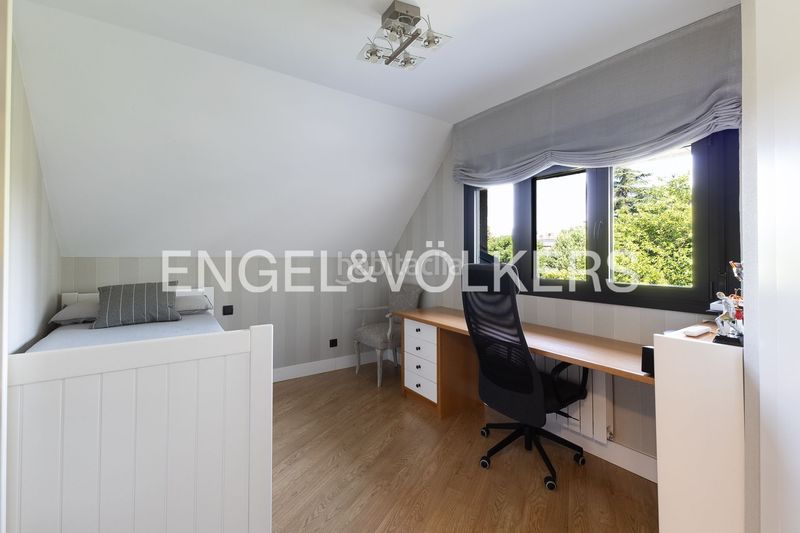 Foto aaac0190-27b5-41d2-9766-4682e38e25ed. Dúplex amb calefacció aparcament piscina a Carretera del Plantío Majadahonda