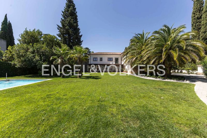 Foto 005d811e-5339-410b-bb58-e21c3a6d777a. Casa amb calefacció aparcament piscina a La Florida - El Plantío Madrid