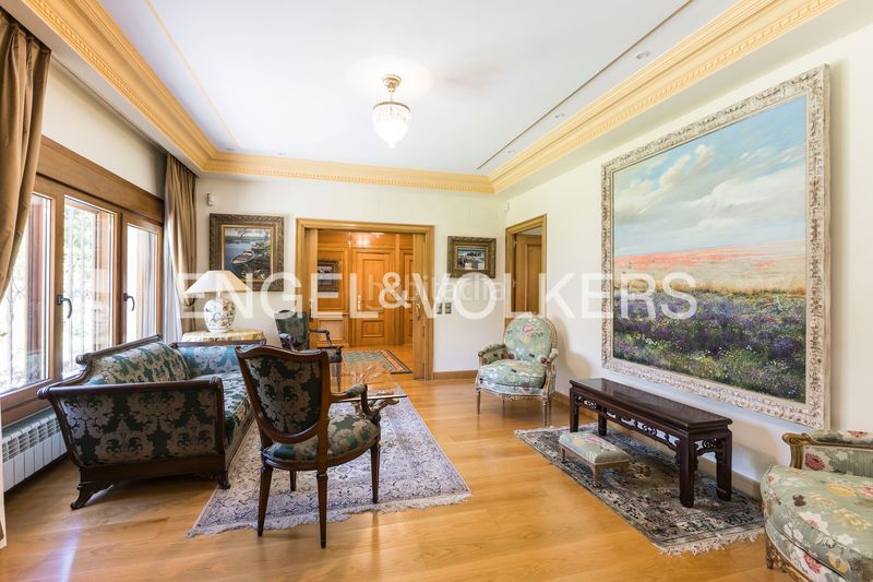 Foto b1574705-60da-4e34-8a1a-62572d05ad24. Casa amb calefacció aparcament piscina a La Florida - El Plantío Madrid