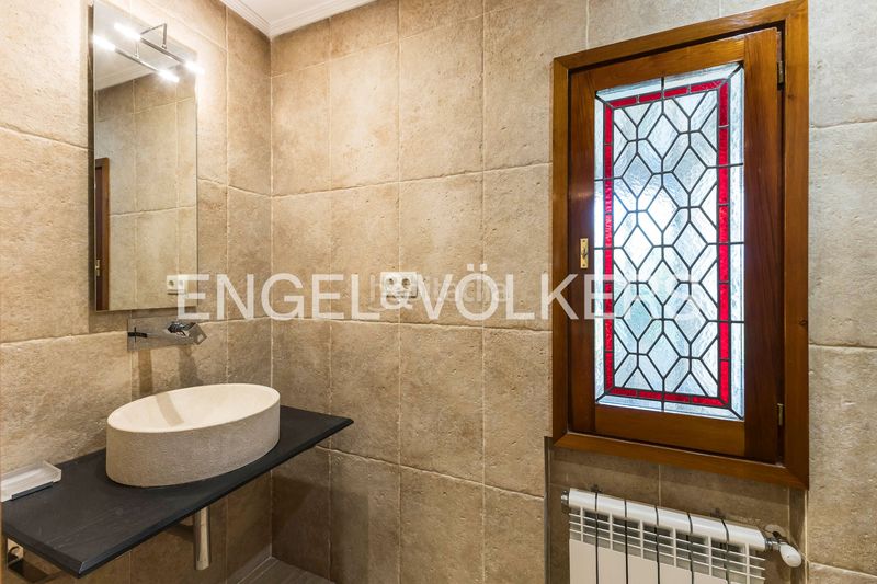 Foto e8b59906-495d-4af6-a868-7bef13a40899. Casa amb calefacció aparcament piscina a La Florida - El Plantío Madrid