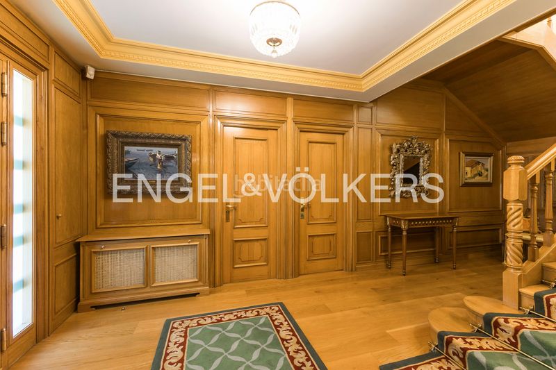 Foto e900c79a-e686-4ce9-9e00-10f598966021. Casa amb calefacció aparcament piscina a La Florida - El Plantío Madrid