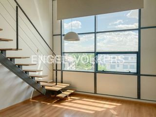 Miete Loft in Vega de la Moraleja. Luminoso dúplex de diseño con piscina en san sebastián