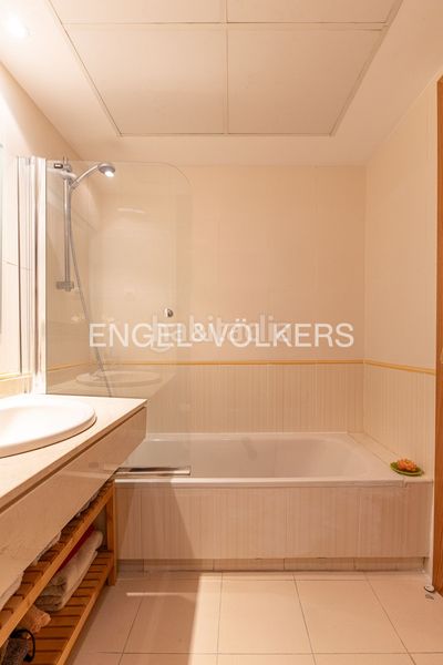 Foto e622a948-0d8c-4917-a277-95525dc292bc. Dúplex amb calefacció aparcament piscina a Golf-El Carralero Majadahonda
