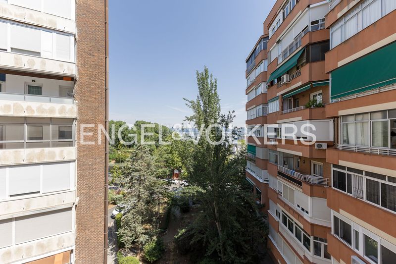 Foto 188f24fd-2359-4210-beb0-938f5c6bbabb. Pis amb calefacció a Virgen del Cortijo-Manoteras Madrid