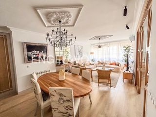 Appartamento in Lista. Exclusiva vivienda de diseño con garaje en finca en el barrio de