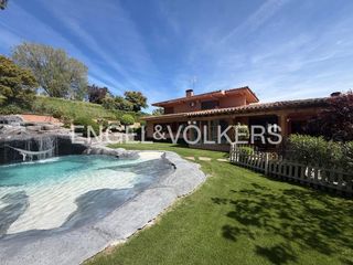 Location Maison à Fuente del Fresno. Villa exclusiva con piscina de ensueño en fuente del fresno