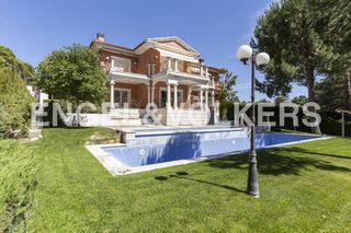 Affitto Casa in El Bosque. Magnífico chalet de lujo en urb. el bosque de alquiler