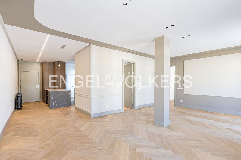Foto f8c6ba6d-ec2c-4b82-a638-de3f48e6e1d5. Àtic amb calefacció a Ibiza Madrid