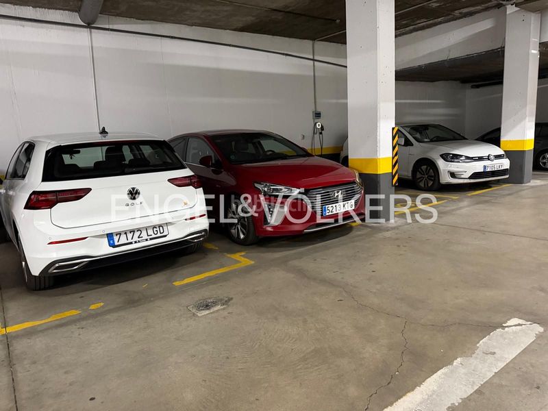 Foto ce6e3b5b-d073-4416-b7e9-243737c2d726. Pis amb calefacció aparcament piscina a Valdebernardo-Valderribas Madrid
