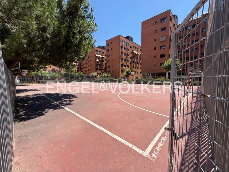 Foto d0a06be3-bb8d-4032-a93d-b05c85ab8805. Pis amb calefacció aparcament piscina a Valdebernardo-Valderribas Madrid