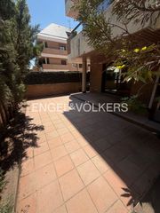 Lloguer Pis a El Soto de la Moraleja. Bajo con jardín privado en tranquila urbanización de las rozas