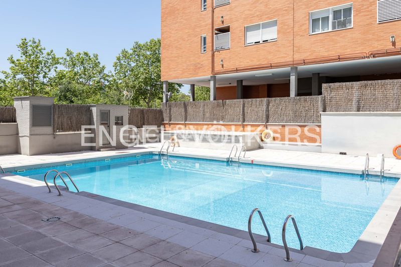 Foto 008774df-68ad-4d1c-b8cc-fe7b411e33d3. Àtic amb calefacció aparcament piscina a Norte Alcobendas