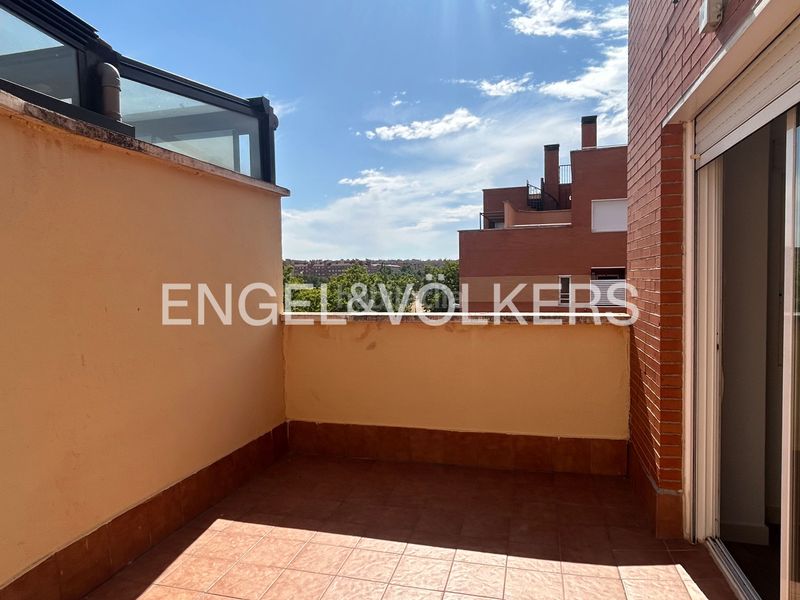 Foto b12e5143-6634-4430-97df-e1d5d5e8230c. Àtic amb calefacció aparcament piscina a Norte Alcobendas