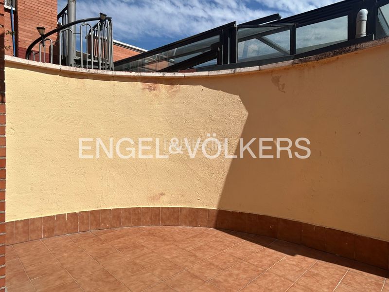 Foto b8f1b77d-1dc6-4c38-8e3f-3ea7720f96d1. Àtic amb calefacció aparcament piscina a Norte Alcobendas