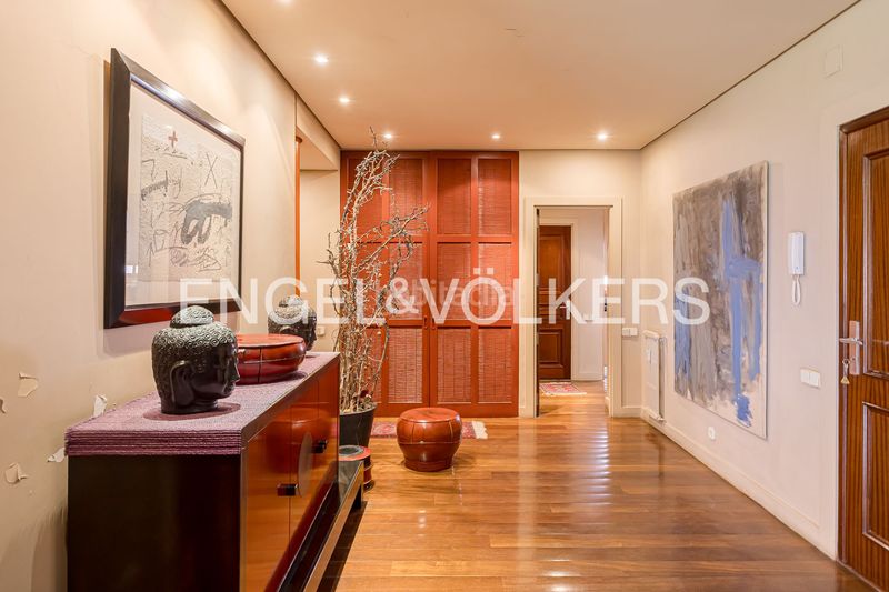 Foto 5b4a5a9c-b1d1-4d4a-9872-5362936f0ec9. Pis amb calefacció aparcament a El Viso Madrid