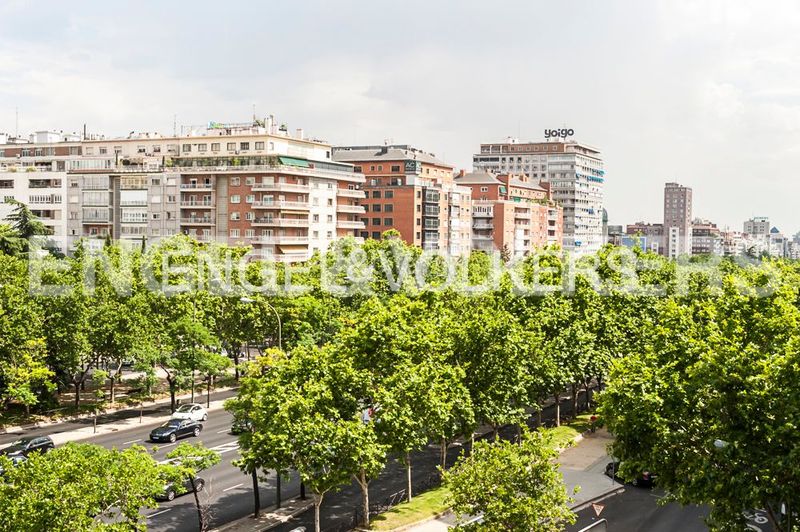 Foto ffa7a9cd-5567-449e-a798-a91304149e82. Pis amb calefacció aparcament a Valdeacederas Madrid