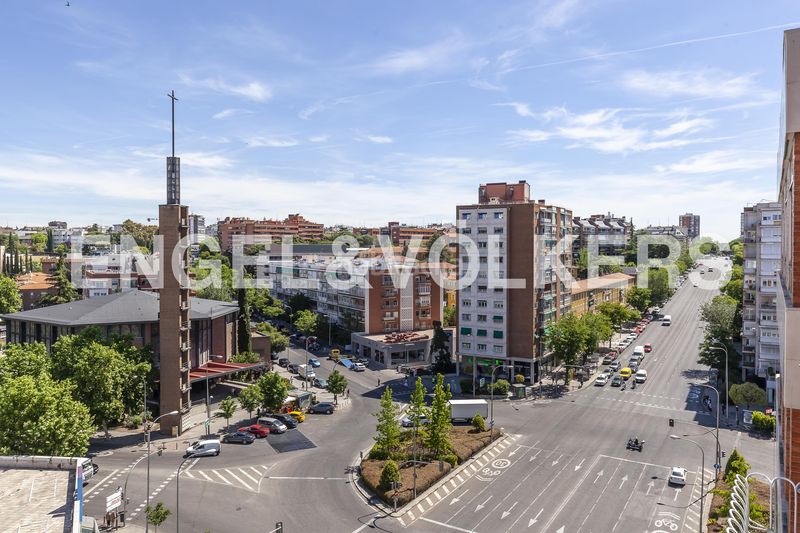 Foto c79e607a-9a6e-49a2-a7ec-351f5e8dd1d9. Pis amb calefacció a Hispanoamérica-Bernabéu Madrid