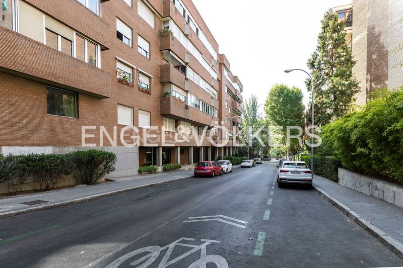Foto 23882f84-961d-4abb-a4fd-41e2373a344f. Casa amb calefacció a Niño Jesús Madrid
