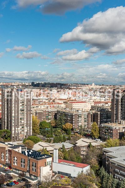 Foto 532b9752-51e4-48fa-b98e-ac217e2112e3. Casa amb calefacció a Niño Jesús Madrid