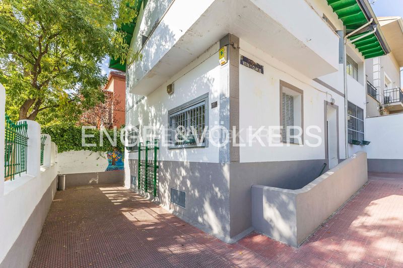 Foto 64274d61-aaae-4073-900b-804831af93bc. Casa amb calefacció a Niño Jesús Madrid