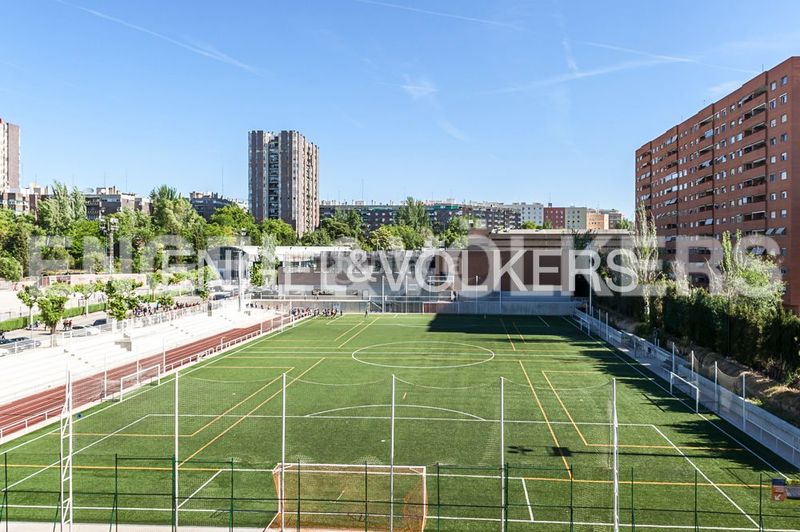 Foto 700f1379-cc94-4003-bacf-8d1c824d94c7. Casa amb calefacció a Niño Jesús Madrid