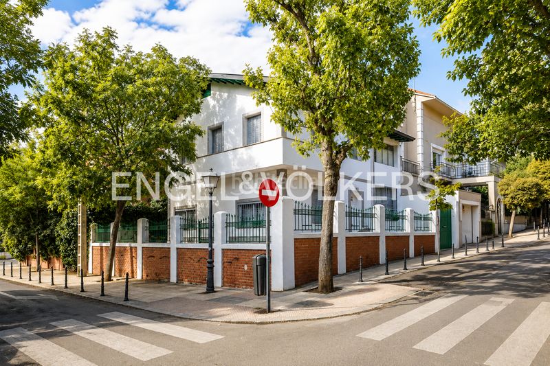 Foto 7c0c238d-33fb-426c-adfa-accf4e7fb3aa. Casa amb calefacció a Niño Jesús Madrid