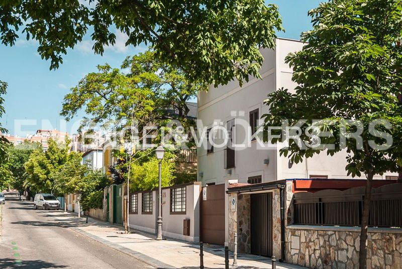 Foto 86b14168-47b2-4644-9eb2-0c4d05711e45. Casa amb calefacció a Niño Jesús Madrid