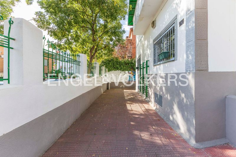 Foto 880afc6c-08b8-43ac-bfcf-6e68d6a983b7. Casa amb calefacció a Niño Jesús Madrid