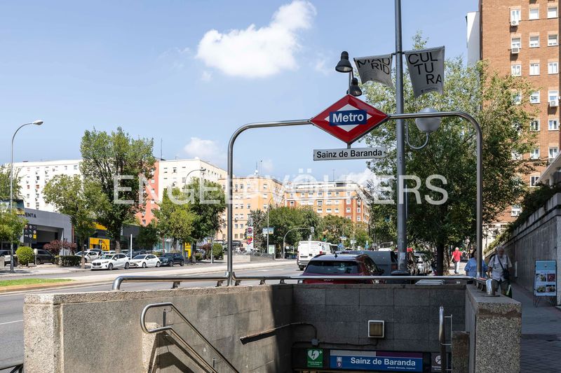 Foto af827640-d011-4f6c-989a-60982f725e0b. Casa amb calefacció a Niño Jesús Madrid