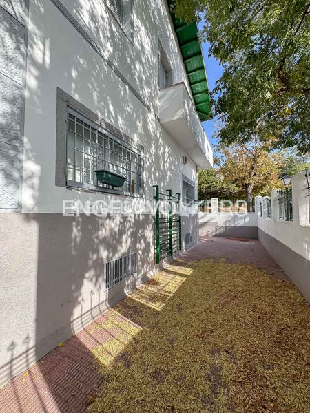 Foto be69ae02-d357-4e81-b264-4d461f6c3f42. Casa amb calefacció a Niño Jesús Madrid