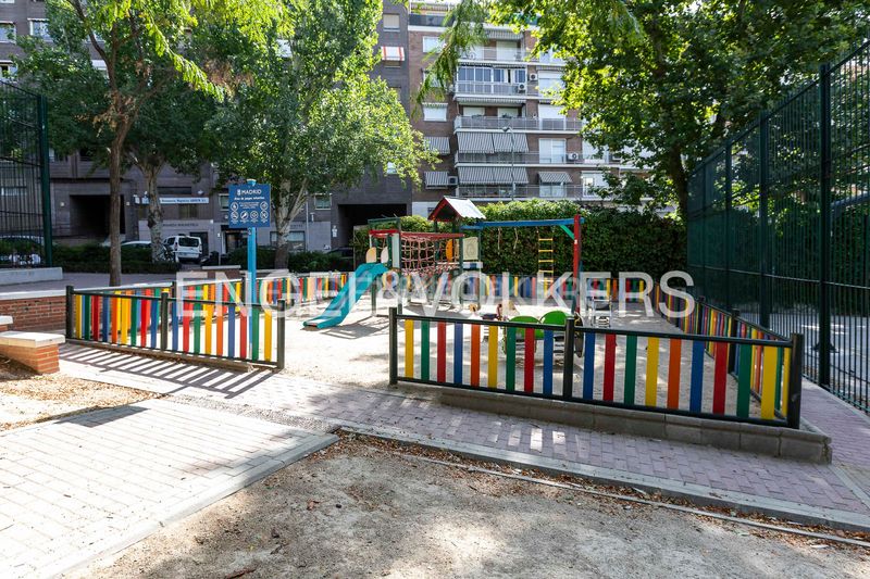 Foto d74630c5-c04f-4154-b3ec-eafe906af8ab. Casa amb calefacció a Niño Jesús Madrid