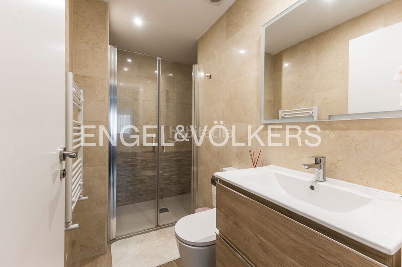 Foto b3247586-ffb2-4ceb-8051-f5442e5d3a86. Lloguer dúplex amb calefacció aparcament piscina a Madrid