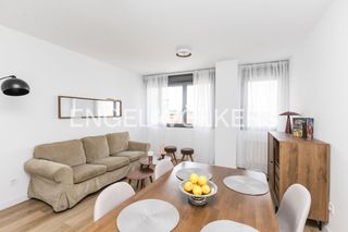 Location Duplex à Almenara-Ventilla. Espectacular dúplex premium junto a ie tower