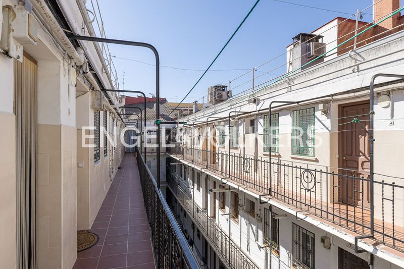 Foto b661c5ba-2719-49d2-8d36-5f5800ef339e. Pis amb calefacció a Pacífico Madrid