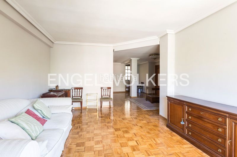 Foto becb2d80-02a9-4ab1-9218-e25920524d6b. Pis amb calefacció aparcament a Estrella Madrid